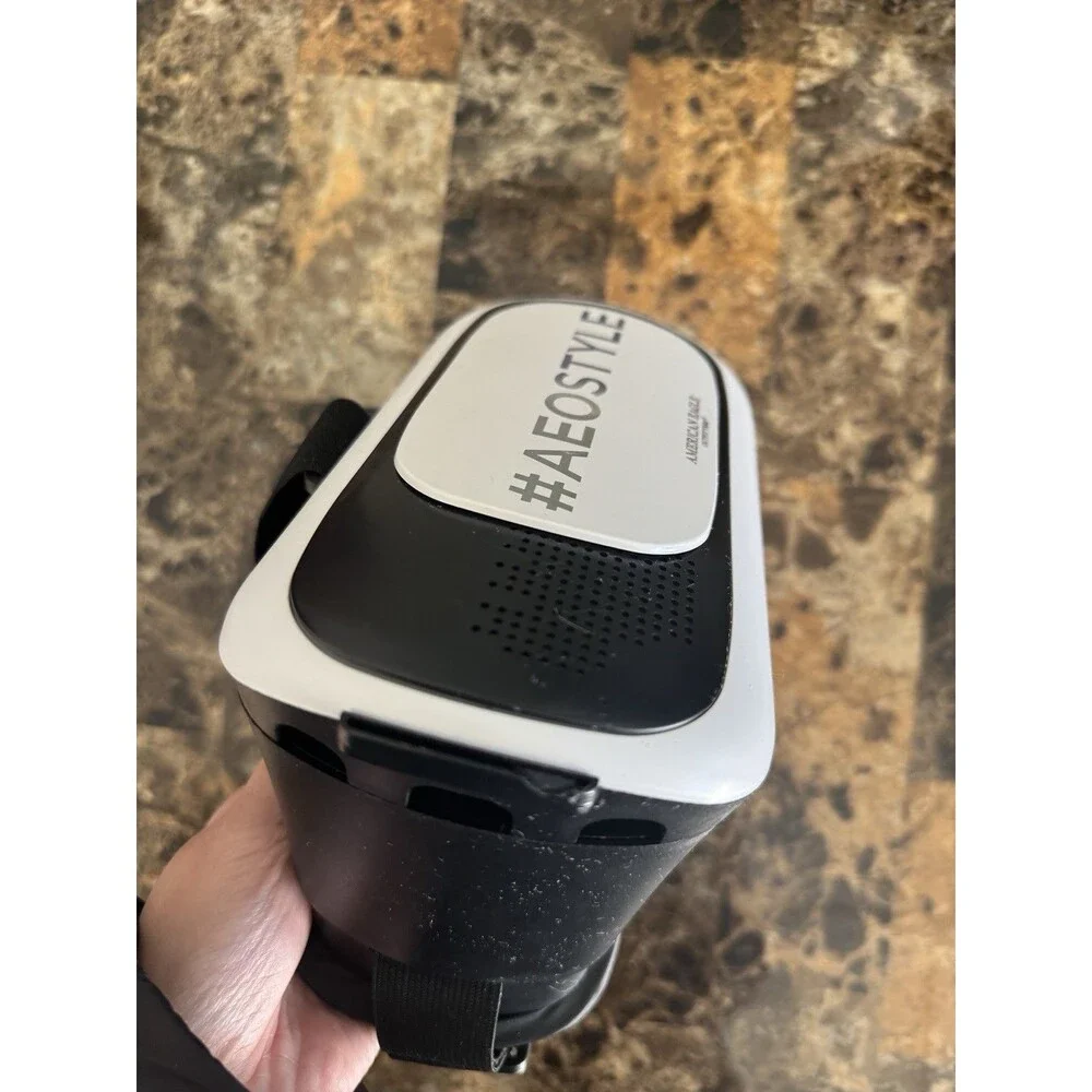 American Eagle Outfitters Mobile Phone Virtual Reality Headset